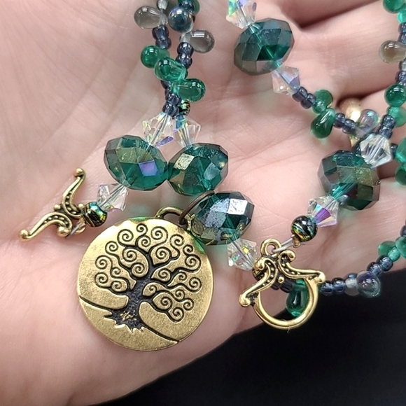 Tree of Life Pendant Green Glass Beaded Necklace - Picture 13 of 14